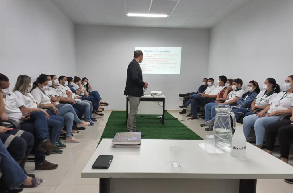 Policlínica de Quirinópolis promove treinamento sobre a arte de falar em público